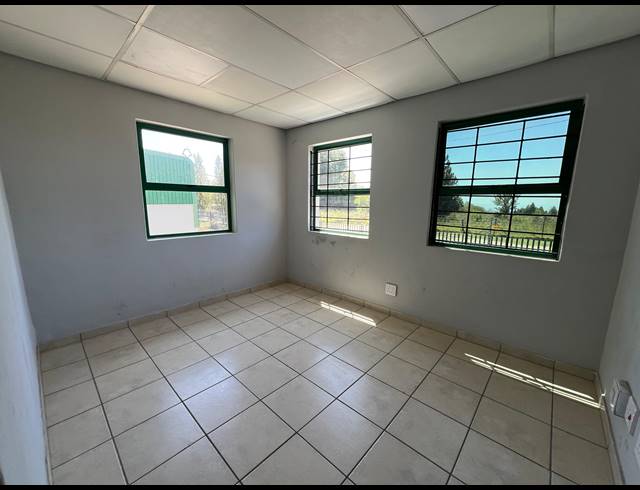 257M² WAREHOUSE TO LET IN LASER PARK